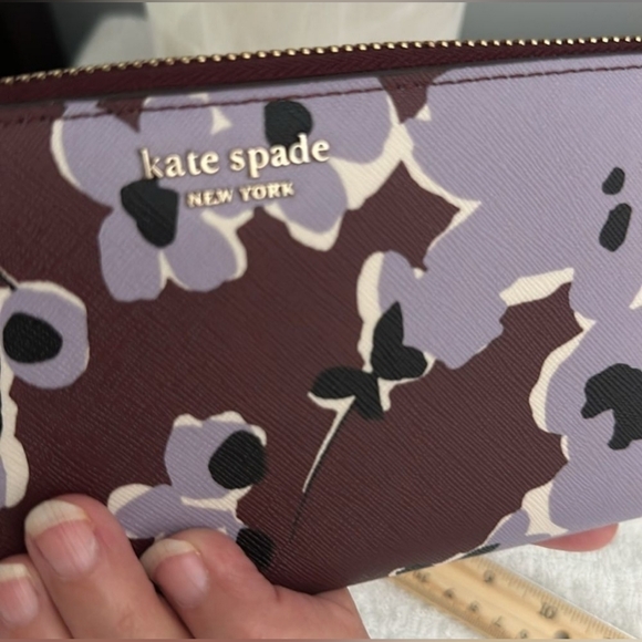 COPY - KATE SPADE New York Large wallet wildflower Authentic size 7.7" long/ 3.… - Picture 4 of 4